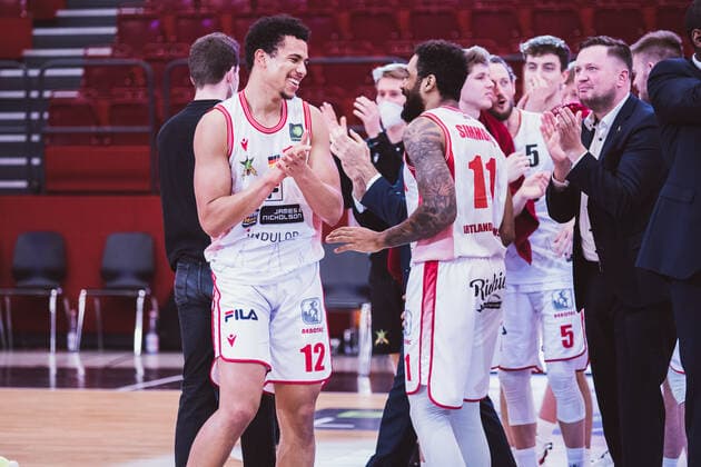 ProA 18 Matchday Artland Dragons vs VfL Kirchheim Knights, 30 01 2021 Leon Iduma Okpara Artland Dragons, 12 , Gerel David Simmons Artland Dragons, 11 ProA 18 Matchday Artland Dragons vs VfL Kirchheim Knights on 30 01 2021 in Quakenbrueck Artland Arena , Germany, Copyright: xBEAUTIFULxSPORTS Neddermannx