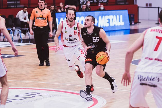 ProA 18 Spieltag Artland Dragons vs VfL Kirchheim Knights, 30 01 2021 Chase Chandler Griffin Artland Dragons, 5 , Karlo Miksic VfL Kirchheim Knights, 55 ProA 18 Spieltag Artland Dragons vs VfL Kirchheim Knights on 30 01 2021 in Quakenbrueck Artland Arena , Germany, Copyright: xBEAUTIFULxSPORTS Neddermannx