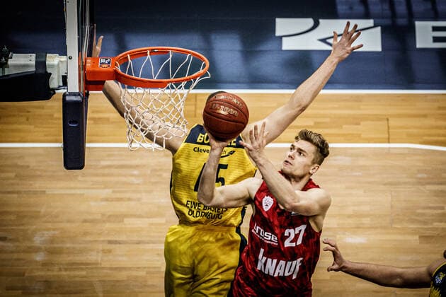 Basketball Oldenburg 30 01 2021 Season 2020 2021 easyCredit BBL 15 Matchday EWE Baskets s Oliver Würzburg Basketball Oldenburg 30 01 2021 Season 2020 2021 easyCredit BBL 15 Matchday EWE Baskets s Oliver Würzburg Jonas Weitzel, No 27, Würzburg editorial use only commercial use only by arrangement with the photographer Oldenburg Germany