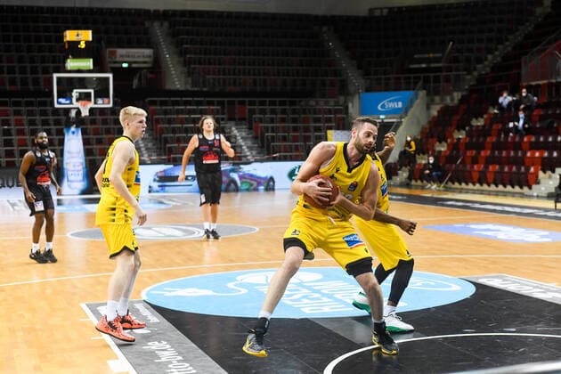 Jonas Wohlfarth Bottermann MHP Riesen Ludwigsburg defends, GER, MHP Riesen Ludwigsburg vs JobStairs Giessen 46ers, 30 01 2021, 15 Spieltag easycredit Basketball Bundesliga, Spielzeit 2020 2021 GER, MHP Riesen Ludwigsburg vs JobStairs Giessen 46ers, 30 01 2021, 15 Spieltag easycredit Basketball Bundesliga, Spielzeit 2020 2021 Ludwigsburg Copyright: xEibnerxPressefoto MichaelxMemmlerx EP_MMR