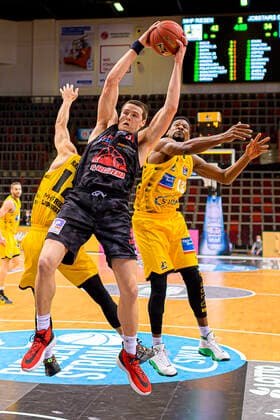Ludwigsburg, Germany 30 January 2021 BBL 20 21 MHP Riesen Ludwigsburg vs JobStairs Giessen 46ers Scottie James Jr Giessen , Yorman Polas Bartolo Ludwigsburg Ludwigsburg MHP Arena Baden Württemberg Germany.