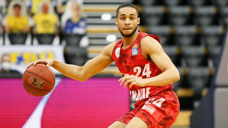Germany , Oldenburg , EWE Arena Weser Ems Hallen , 30 01 2021, emspor, emonline, despor, deonline, EWE Baskets Oldenburg vs s Oliver Wuerzburg, easyCredit BBL, 15 Spieltag Bild Cameron Hunt s Oliver Wuerzburg Copyright: HMBxMedia JulienxBecker