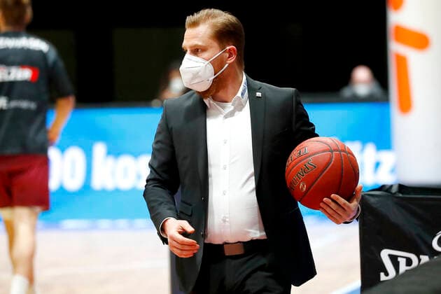 15 Matchday of the easyCredit BBL Basketball Bundesliga at Messe Chemnitz Season 2020 2021 NINERS Chemnitz vs Medi Bayreuth Lars Masell Medi Bayreuth Co Trainer