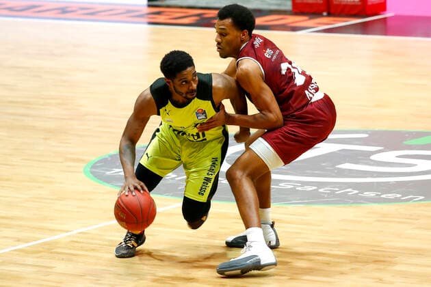 15 Matchday of the easyCredit BBL Basketball Bundesliga at Messe Chemnitz Season 2020 2021 NINERS Chemnitz vs Medi Bayreuth Lazeric Jones Medi Bayreuth 12 left George King NINERS Chemnitz 24 right