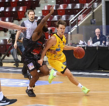 V li Jonathan Stark Giessen , Jordan Hulls Riesen MHP Riesen Ludwigsburg vs JobStairs Giessen Basketball Bundesliga 2020 2021 Ludwigsburg , GER, 30 01 2021,