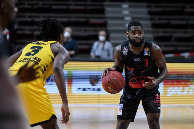 Jonathan Stark Giessen 46ers on the ball, GER, MHP Riesen Ludwigsburg vs JobStairs Giessen 46ers, 30 01 2021, 15 Matchday easycredit Basketball Bundesliga, Season 2020 2021 GER, MHP Riesen Ludwigsburg vs JobStairs Giessen 46ers, 30 01 2021, 15 Matchday easycredit Basketball Bundesliga, Season 2020 2021 Ludwigsburg Copyright: xEibnerxPressefoto MichaelxMemmlerx EP_MMR