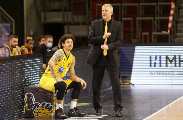 Ludwigsburg , Basketball easyCredit BBL Bundesliga , MHP RIESEN Ludwigsburg vs JobStairs GIESSEN 46ers , from left Jonah Radebaugh Traoner John Patrick Riesen