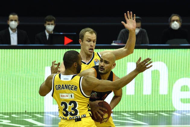 f l Jayson Granger Alba, Stefan Peno Rasta Vechta, Luke Sikma Alba, 31 01 2021, BBL, Alba Berlin vs RASTA Vechta , at Mercedes Benz Arena, GER, Berlin, 31 01 2021, BBL, Alba vs RASTA Vechta Berlin Copyright: xUwexKoch xEibner-Pressefotox EP_ukh