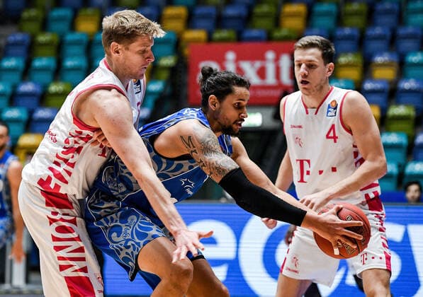 31 01 2021, xpsx, Basketball easyCredit BBL, Fraport Skyliners Telekom Baskets Bonn v l Benjamin Lischka Telekom Baskets Bonn , Michael Kessens Fraport Sykliners emspor Frankfurt am Main