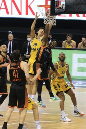 DEU, 1 BBL Alba Berlin vs RASTA Vechta , 31 01 2021, Mercedes Benz Arena, Berlin, DEU, 1 BBL Alba Berlin vs RASTA Vechta , in picture Simone Fontecchio ALBA Berlin 20 , Jayson Granger ALBA Berlin 33 , Josh Young RASTA Vechta 8 , Stefan Peno RASTA Vechta 4 , Will Vorhees RASTA Vechta 41 nordphotoxGmbHx xEngler nph00076
