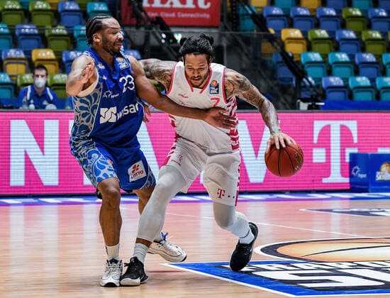 31 01 2021, xpsx, Basketball easyCredit BBL, Fraport Skyliners Telekom Baskets Bonn v l Quantez Robertson Fraport Sykliners , Chris Babb Telekom Baskets Bonn emspor Frankfurt am Main.