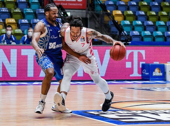 31 01 2021, xpsx, Basketball easyCredit BBL, Fraport Skyliners Telekom Baskets Bonn v l Quantez Robertson Fraport Sykliners , Chris Babb Telekom Baskets Bonn emspor Frankfurt am Main.