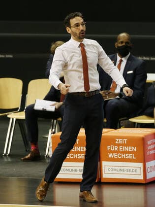 Coach Thomas Päch single picture cutout action sport basketball BBL Bundesliga men season 2020 2021 31 01 2021 ALBA Berlin vs RASTA Vechta
