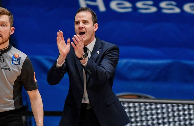 31 01 2021, xpsx, basketball easyCredit BBL, Fraport Skyliners Telekom Baskets Bonn v l coach head coach William Voigt Telekom Baskets Bonn emspor Frankfurt am Main