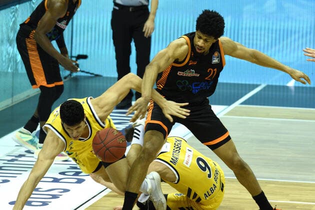 v l Simone Fontecchio Alba, Jonas Mattisseck Alba, Jordan Barnett Rasta Vechta, 31 01 2021, BBL, Alba Berlin vs RASTA Vechta , at Mercedes Benz Arena, GER, Berlin, 31 01 2021, BBL, Alba vs RASTA Vechta Berlin Copyright: xUwexKoch xEibner-Pressefotox EP_ukh