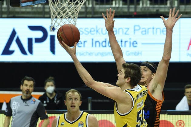 f l Ben Lammers Alba, Dennis Clifford Rasta Vechta, 31 01 2021, BBL, Alba Berlin vs RASTA Vechta , at Mercedes Benz Arena, GER, Berlin, 31 01 2021, BBL, Alba vs RASTA Vechta Berlin Copyright: xUwexKoch xEibner-Pressefotox EP_ukh