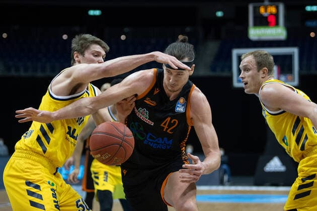 Basketball Berlin 31 01 2021 Season 2020 2021 BBL easyCredit BBL Alba Berlin vs Rasta Vechta vl Ben Lammers 50 ALB , Dennis Clifford 42 Vechta , Luke Sikma 43 ALB