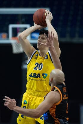 Basketball Berlin 31 01 2021 Season 2020 2021 BBL easyCredit BBL Alba Berlin vs Rasta Vechta vl Simone Fontecchio 20 ALB , Stefan Peno 4 Vechta