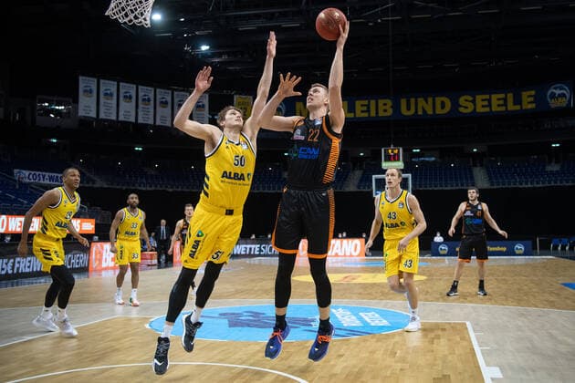 Basketball Berlin 31 01 2021 Season 2020 2021 BBL easyCredit BBL Alba Berlin vs Rasta Vechta vl Ben Lammers 50 ALB , Bjoern Rohwer 22 Vechta
