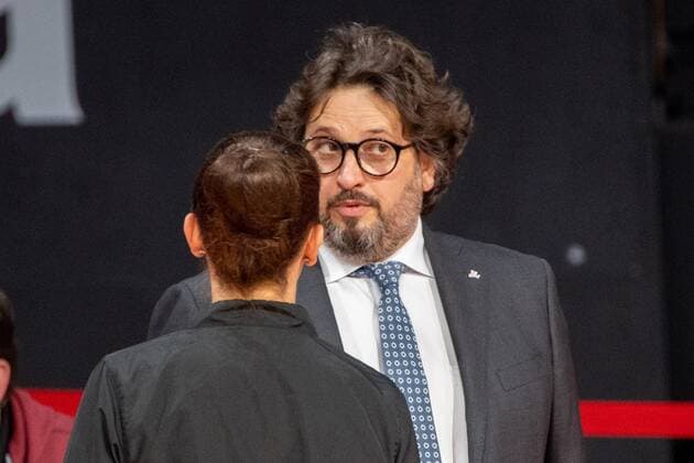 Head Coach Andrea Trinchieri FC Bayern talking to the referee, FC Bayern Basketball vs Crailsheim Merlins, BBL, 31 01 2021 Muenchen Bayern Germany Copyright: xkolbert-press UlrichxGamelx