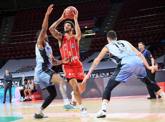 31 01 2021, BBL, FC Bayern Basketball vs Crailsheim Merlins, Audi Dome Muenchen Sport, in picture Haywood Highsmith Merlins Crailsheim vs Nick Weiler Babi FCB Basketball , Bogdan Radosavljevic Merlins Crailsheim