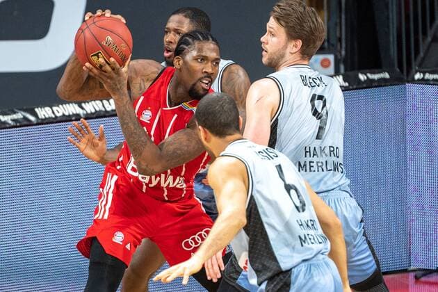 Jalen Reynolds 8 FC Bayern , Fabian Bleck 9 Crailsheim Merlins , Elias Lasisi 6 Crailsheim Merlins , FC Bayern Basketball vs Crailsheim Merlins, BBL, 31 01 2021 Muenchen Bayern Germany Copyright: xkolbert-press UlrichxGamelx