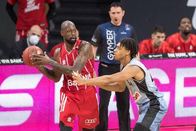 Basketball, BBL, 20210131, FC Bayern Munich Merlins Crailsheim In the picture James GIST III FC Bayern Munich, 21 and Nimrod HILLIARD Merlins Crailsheim, 4 Munich Audi Dome Bayern Germany Copyright: Passion2Press MarkusxFischerx