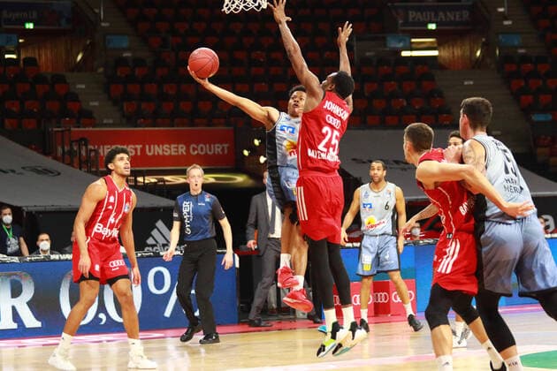 25 JaJuan Johnson FCBB red, vs 2 Trae Bell Haynes Crailsheim basketball, 1 Bundesliga, BBL, FC Bayern Munich, HAKRO Merlins Crailsheim at Audi Dome, 31 01 2021 PHOTO Mladen Lackovic LakoPress