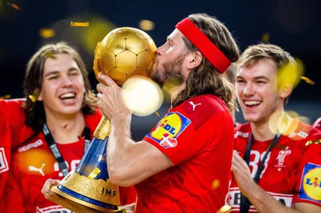 210131 Mikkel Hansen of Denmark celebrates after winning the 2021 IHF World Handball Championship final between Denmark and Sweden on January 31, 2021 in Cairo Photo Mathias Bergeld BILDBYRAN COP 200 MB0121 bbeng handball handboll handball vm handball vm handbolls vm ihf handball world championship world handball championship 2021 world championship 2021 final gold medal match sweden sweden denmark denmark Jubil VM Guld Världsmästare world champions,  Copyright: MATHIASxBERGELD BB210131MB204