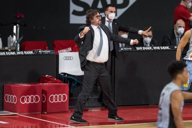 Basketball, BBL, 20210131, FC Bayern Munich Merlins Crailsheim In the picture Head Coach of FC Bayern Munich Andrea TRINCHIERI rages curses dissatisfied Munich Audi Dome Bayern Germany Copyright: Passion2Press MarkusxFischerx