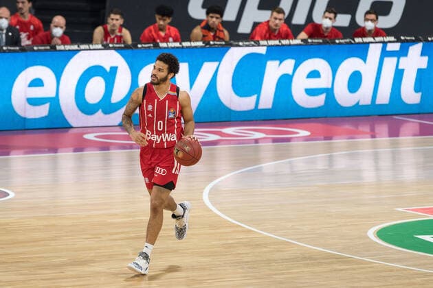 Basketball, BBL, 20210131, FC Bayern Munich Merlins Crailsheim In the picture Nick WEILER BABB FC Bayern Munich, 0 Dribbling Ball Sponsor easy e@sy Credit Munich Audi Dome Bayern Germany Copyright: Passion2Press MarkusxFischerx