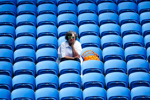 TENNIS AUSTRALIAN OPEN PRACTICE, A spectator watches Alja Tomljanovic of Australia in action during the Round 2 Yarra Valley Classic - WTA, Tennis Damen 500 match against Alize Cornet of France at Melbourne Park in Melbourne, Monday, February 1, 2021. ( NO ARCHIVING, EDITORIAL USE ONLY, NO USE IN BOOKS WITHOUT CONSENT MELBOURNE VIC AUSTRALIA  Copyright: xDAVExHUNTx 20210201001517489225