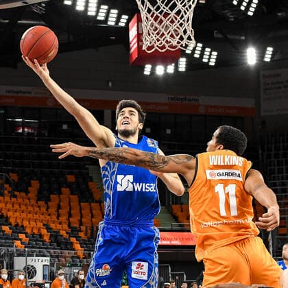 GER, BBL, ratiopharm ulm vs Fraport Skyliners 02 02 2021, ratiopharm arena, Neu Ulm, GER, BBL, ratiopharm ulm vs Fraport Skyliners, pictured Bruno Vrcic Fraport, 7 , Isaiah Wilkins Ulm, 11 nordphoto.GmbHx xHafner nph00200