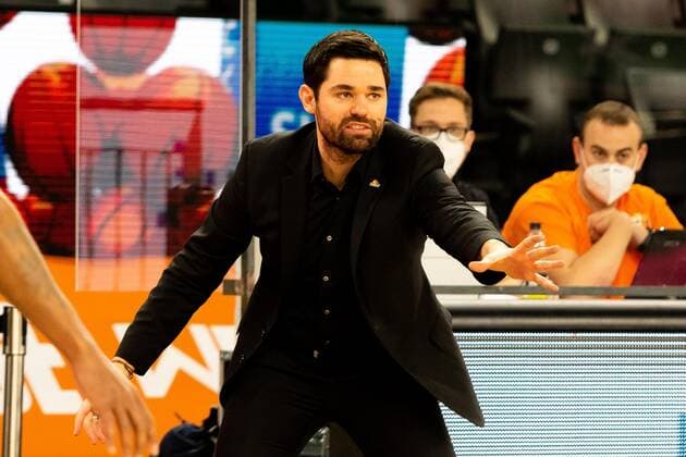 Sebastian Gleim Fraport Skyliners coach in action GER, Ratiopharm Ulm vs Fraport Skyliners, easycredit 1 Bundesliga Basketball, 4 matchday, season 2020 21, 02 02 2021 Ratiopharm Ulm vs Fraport Skyliners, Basketball Neu Ulm Copyright: xEibner-Pressefoto RogerxBuerkex EP_EER