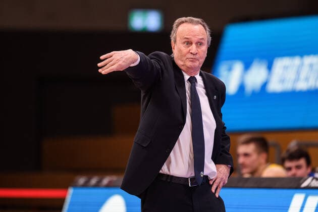 BG Göttingen ALBA BERLN 02 02 2021, Basketball Bundesliga easyCredit BBL, season 2020 2021, main round, 10 matchday, BG Göttingen ALBA BERLN Berlin coach Aito Garcia Reneses Göttingen Lower Saxony Germany