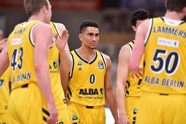 Maodo Lo Alba Berlin M , Luke Sikma L , Ben Lammers NR 50 , Basketball, Bundesliga, BBL, BG Goettingen Alba Berlin 02 02 2021, BG Goettingen Alba Berlin, Basketball, Bundesliga, GER, BBL, 02 02 2021 Goettingen Copyright: xEibner-Pressefotox-xRolandxSippelx