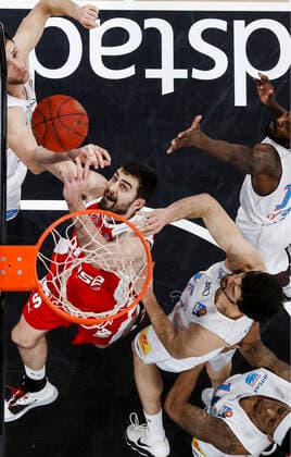 Center David Kravish Brose Bamberg, 45 Brose Bamberg Mitteldeutscher BC MBC easyCredit BBL Basketball Bundesliga Basketball Season 2020 21 14 Matchday, 03 02 2021 Bamberg, Brose Arena Photo Daniel Löb Loeb ASV Authors Number 4026335 Copyright: DanielxLöb