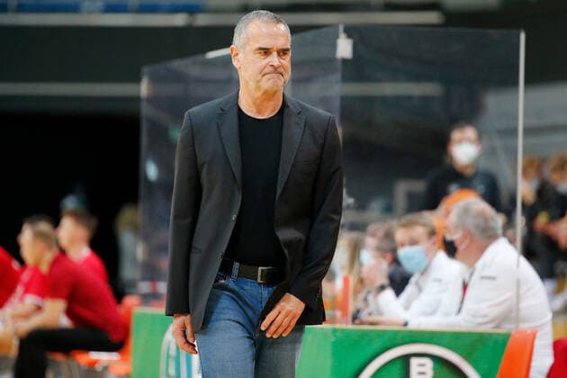 Leverkusen, Germany 03 February 2021 2 BBL Pro A 2020 2021 Bayer Giants Leverkusen vs Rostock Seawolves Head Coach Dirk Bauermann Rostock Seawolves Ostermann Arena Nordrhein Westfalen Copyright: xFotostandx xvanxderxVeldenx