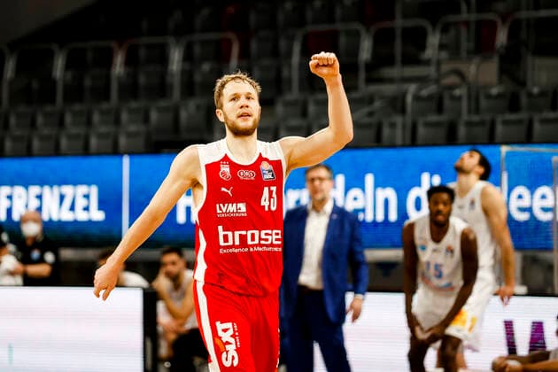 right Christian Sengfelder Brose Bamberg, 43 Brose Bamberg Mitteldeutscher BC MBC easyCredit BBL Basketball Bundesliga Basketball Season 2020 21 14 Matchday, 03 02 2021 Bamberg, Brose Arena Copyright: DanielxLöb