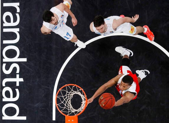 bottom right Devon Hall Brose Bamberg, 22 top left Aleksandar Marelja Mitteldeutscher BC, 17 top right Michal Michalak Mitteldeutscher BC, 23 Brose Bamberg Mitteldeutscher BC MBC easyCredit BBL Basketball Bundesliga Basketball Season 2020 21 14 Matchday, 03 02 2021 Bamberg, Brose Arena Copyright: DanielxLöb