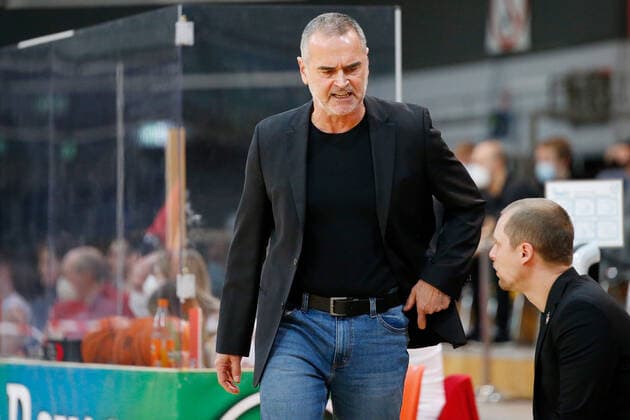 Leverkusen, Germany 03 February 2021 2 BBL Pro A 2020 2021 Bayer Giants Leverkusen vs Rostock Seawolves Head Coach Dirk Bauermann Rostock Seawolves Ostermann Arena Nordrhein Westfalen Copyright: xFotostandx xvanxderxVeldenx