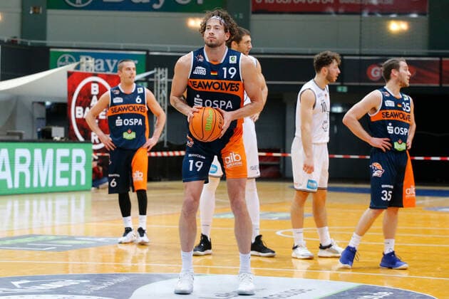 Leverkusen, Germany 03 February 2021 2 BBL Pro A 2020 2021 Bayer Giants Leverkusen vs Rostock Seawolves Sid Marlon Theis Rostock Seawolves shooting free throws Ostermann Arena Nordrhein Westfalen Copyright: xFotostandx xvanxderxVeldenx
