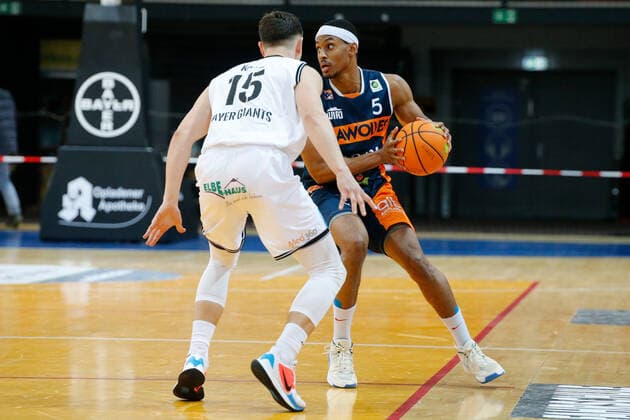 Leverkusen, Germany 03 February 2021 2 BBL Pro A 2020 2021 Bayer Giants Leverkusen vs Rostock Seawolves v li in duel Luca Kahl Bayer Giants Leverkusen and Chris Carter Rostock Seawolves Ostermann Arena Nordrhein Westfalen Copyright: xFotostandx xvanxderxVeldenx