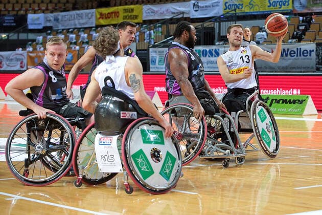 03 02 2021, xovx, wheelchair basketball, 1 Bundesliga, RSV Lahn Dill Rhine River Rhinos Wiesbaden v l wi08, Christopher Huber RSV Lahn Dill , Chayse Wolf Rhine River Rhinos Wiesbaden , Tommie Lee Gray Rhine River Rhinos Wiesbaden , Thomas Böhme RSV Lahn Dill Wetzlar Rittal Arena Hessen Germany EN