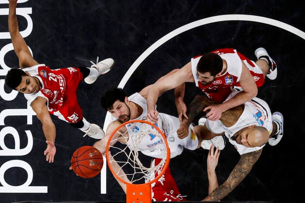 Center Aleksandar Marelja Mitteldeutscher BC, 17 left Kenneth Ogbe Brose Bamberg, 25 top right David Kravish Brose Bamberg, 45 bottom right Sergio Kerusch Mitteldeutscher BC, 07 Brose Bamberg Mitteldeutscher BC MBC easyCredit BBL Basketball Bundesliga Basketball Season 2020 21 14 Matchday, 03 02 2021 Bamberg, Brose Arena Copyright: DanielxLöb