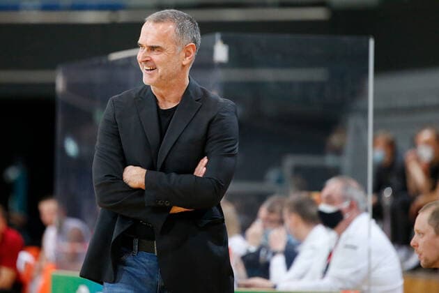 Leverkusen, Germany 03 February 2021 2 BBL Pro A 2020 2021 Bayer Giants Leverkusen vs Rostock Seawolves Head Coach Dirk Bauermann Rostock Seawolves Ostermann Arena Nordrhein Westfalen Copyright: xFotostandx xvanxderxVeldenx