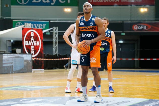 Leverkusen, Germany 03 February 2021 2 BBL Pro A 2020 2021 Bayer Giants Leverkusen vs Rostock Seawolves Chris Carter Rostock Seawolves shooting free throws Ostermann Arena Nordrhein Westfalen Copyright: xFotostandx xvanxderxVeldenx