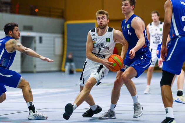 03 02 2021, Men, Basketball, 2020 2021 season, 3 Bundesliga, Pro B South, College Wizards Basketball Lions Sean Flood College Wizards 1 on the attack with the ball Karlsruhe Institute for Sport and Sportwis Baden Württemberg Germany