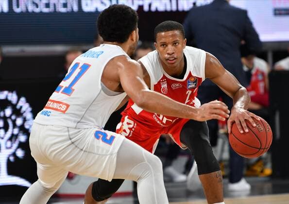 BAMBERG 03 02 2021 Basketball easycredit 1 Basketball Bundesliga 16 matchday Brose Bamberg vs Syntainics MBC Devon Hall 22, Brose Bamberg vs Quinton Hooker 21, Mitteldeutscher BC photo Hans Martin Issler isslerimages Brose Bamberg vs Syntainics MBC