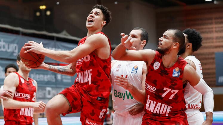 Basketball, BBL 2020 2021, 10 Spieltag, s Oliver Wuerzburg FC Bayern Muenchen v li Joshua Obiesie s Oliver Wuerzburg , Nihad Djedovic FC Bayern Muenchen , Alex King s Oliver Wuerzburg und D J Seeley FC Bayern Muenchen , 03 02 2021, Basketball, BBL 2020 2021, 10 Matchday, s Oliver Wuerzburg FC Bayern Muenchen, GER, Wuerzburg, s Oliver Arena, HMB Media Heiko Becker Pool Wuerzburg s Oliver Arena Bayern GER Poolfoto HMB Media Heiko Becker Pool ,EDITORIAL USE ONLY